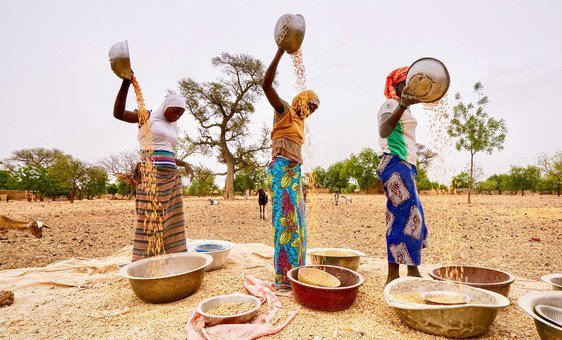 Afrique de l’Ouest : le PAM aide au dédommagement d’un demi-million de personnes grâce à une assurance climatique